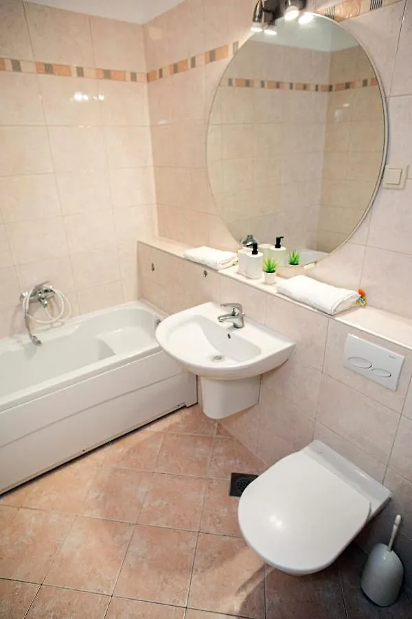 City Center Apartment Flash Split 0*,